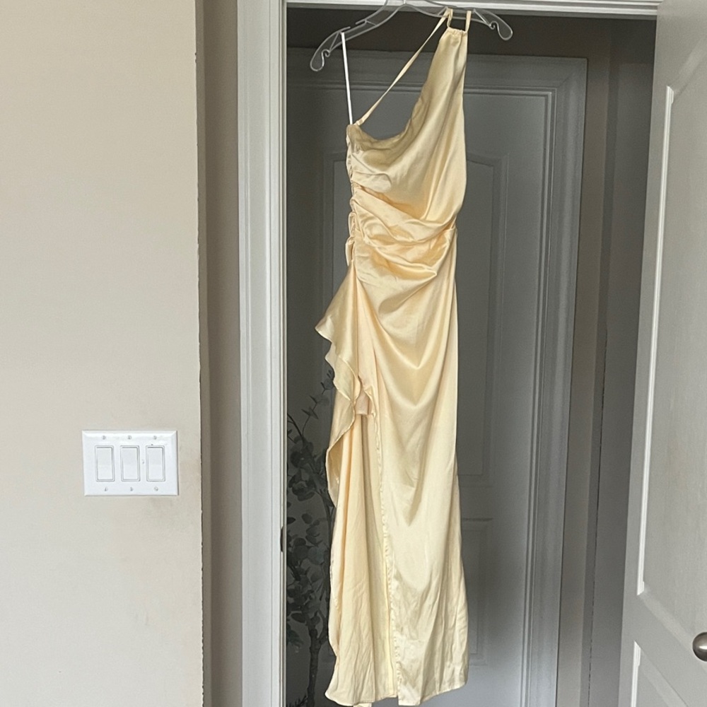 NWT Long, One Shoulder, Yellow Prom Dress by Hello Molly size XS